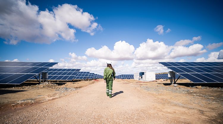 Eleva su capacidad fotovoltaica en un 55%. Iberdrola pondrá en marcha 1.400 nuevos MW solares en España