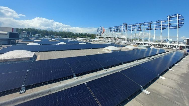 Se instalarán en 2024. Carrefour instalará 80 MWp de autoconsumo fotovoltaico en 130 centros