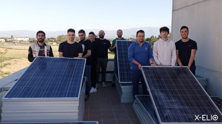 Para impulsar la educación y la economía circular. X-ELIO dona cerca de 1000 paneles solares a institutos españoles