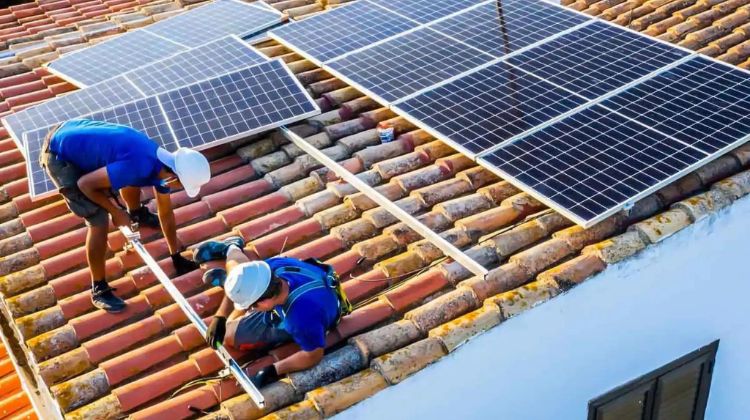 Un 13% menos que el año pasado. Se instalaron 1.706 MW de autoconsumo fotovoltaico en España en 2023