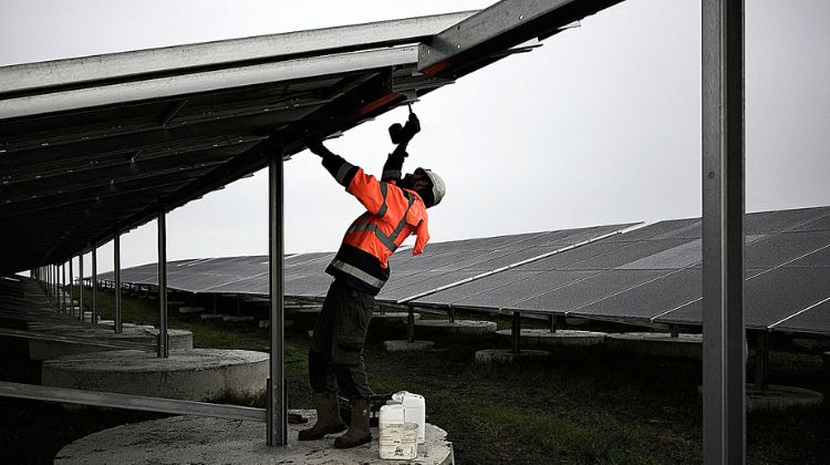 Se ultima la Ley de Industria Net-Zero. Europa produciría el 40% de sus necesidades anuales de renovables localmente